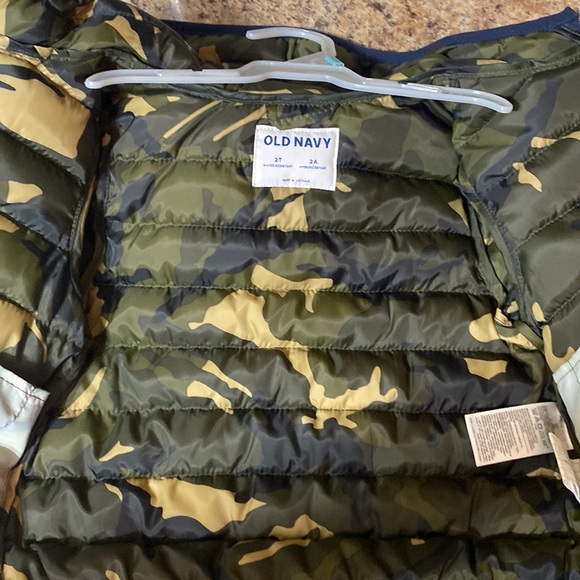 2T Old Navy-puffer Jacket - Picture 4 of 5